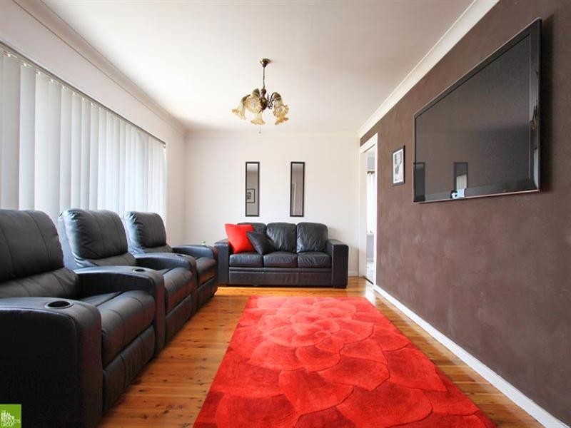 6 Bourke Street, Barrack Heights NSW 2528