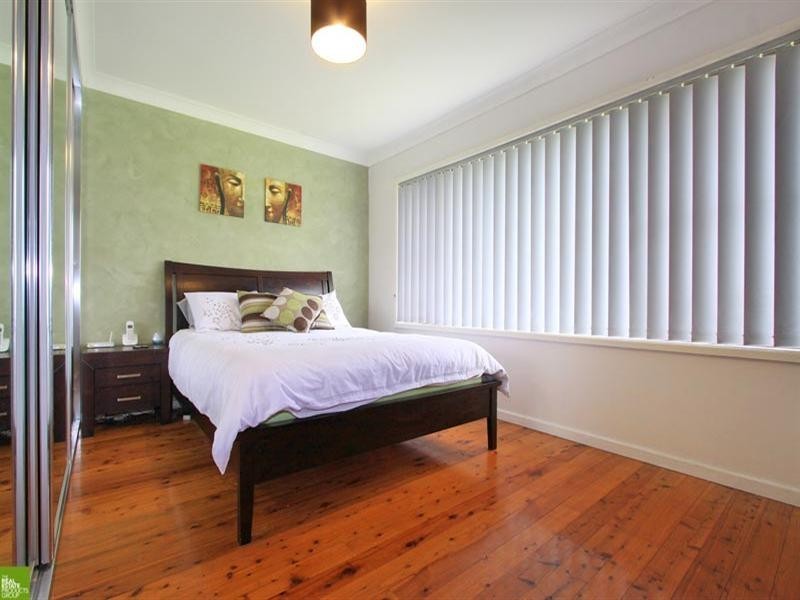 6 Bourke Street, Barrack Heights NSW 2528