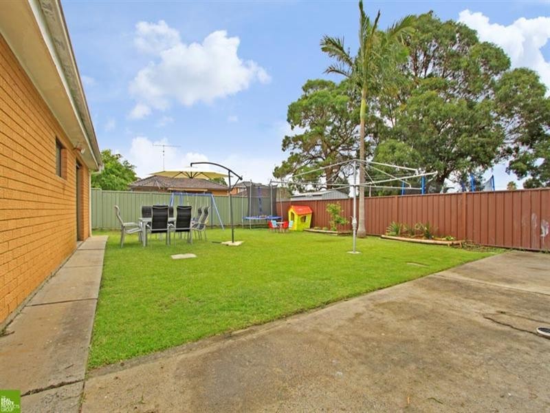 6 Bourke Street, Barrack Heights NSW 2528