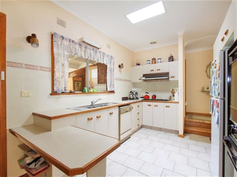 245 Reddall Parade, Mount Warrigal NSW 2528