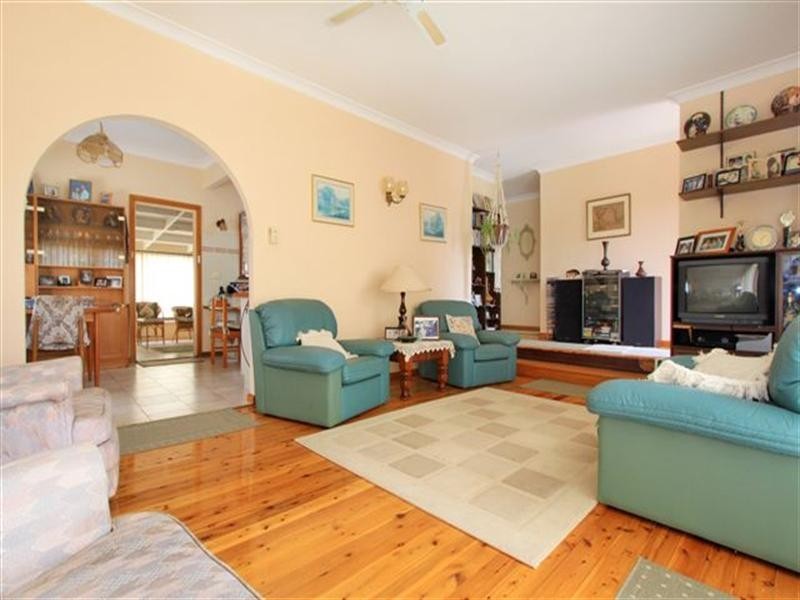 245 Reddall Parade, Mount Warrigal NSW 2528