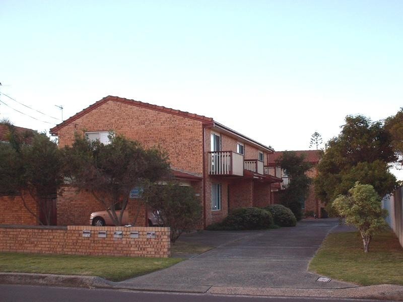 4/18 Pur Pur Avenue, Lake Illawarra NSW 2528