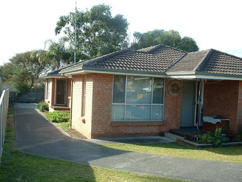 1/8 McGregor Avenue, Barrack Heights NSW 2528