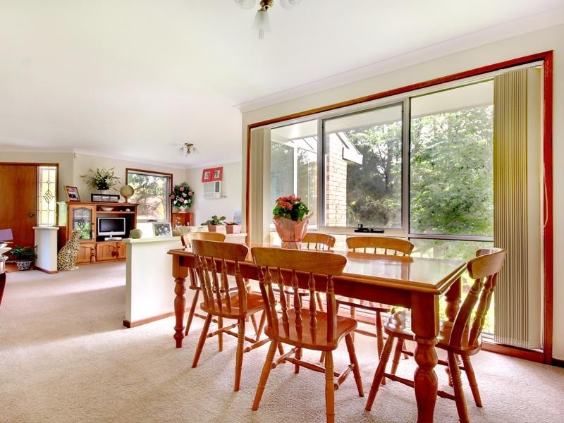 10 Central Road, Cordeaux Heights NSW 2526