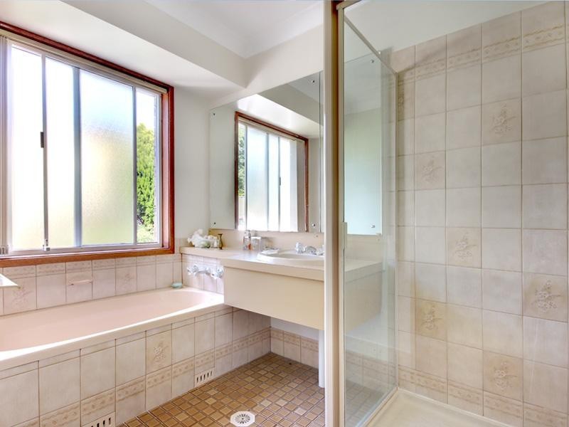 10 Central Road, Cordeaux Heights NSW 2526
