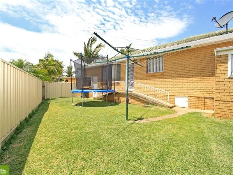 1 Sammat Avenue, Barrack Heights NSW 2528
