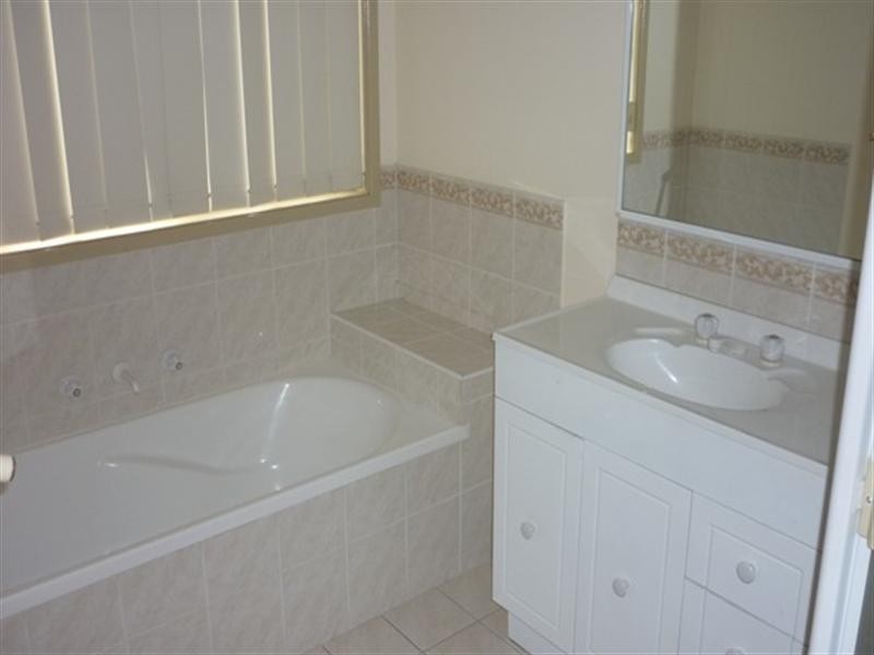 8 The Billabong, Albion Park NSW 2527