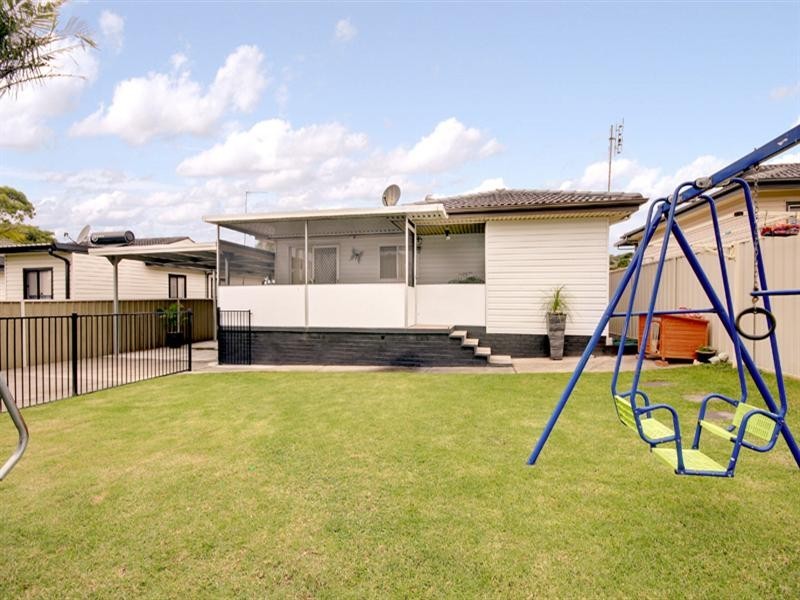 4 Carabeen Street, Barrack Heights NSW 2528
