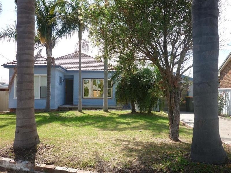 7 Sammat Avenue, Barrack Heights NSW 2528