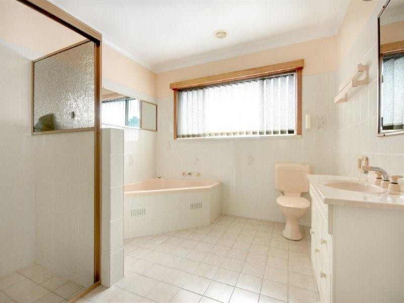 50 Woodford Avenue, Warilla NSW 2528