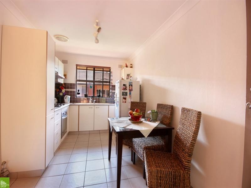 4/8 Peterborough Avenue, Lake Illawarra NSW 2528