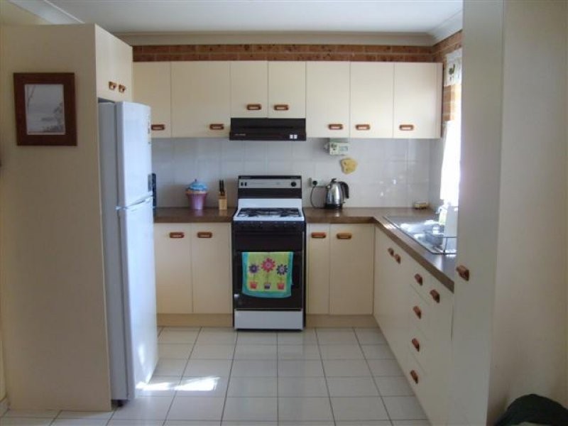 4/15 Grove Circuit, Lake Illawarra NSW 2528