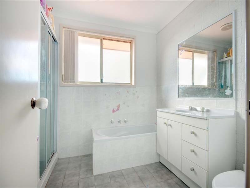 2/4-6 Tilba Close, Flinders NSW 2529