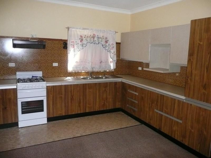 37 Daphne Street, Barrack Heights NSW 2528