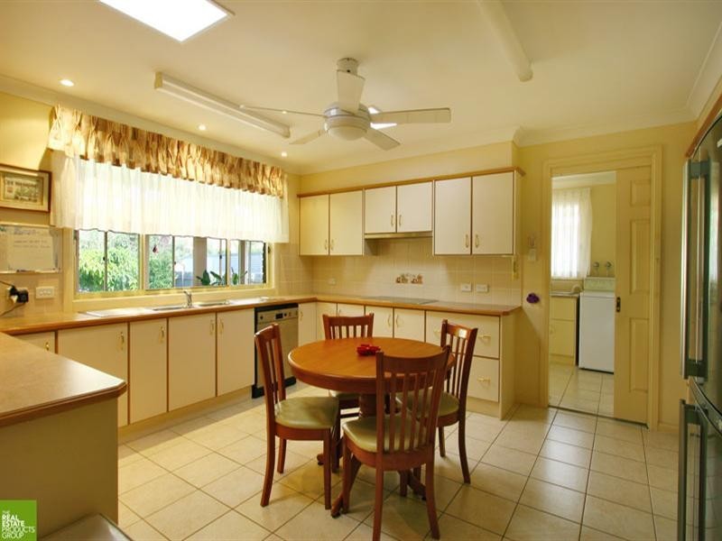 38 Peterborough Avenue, Lake Illawarra NSW 2528