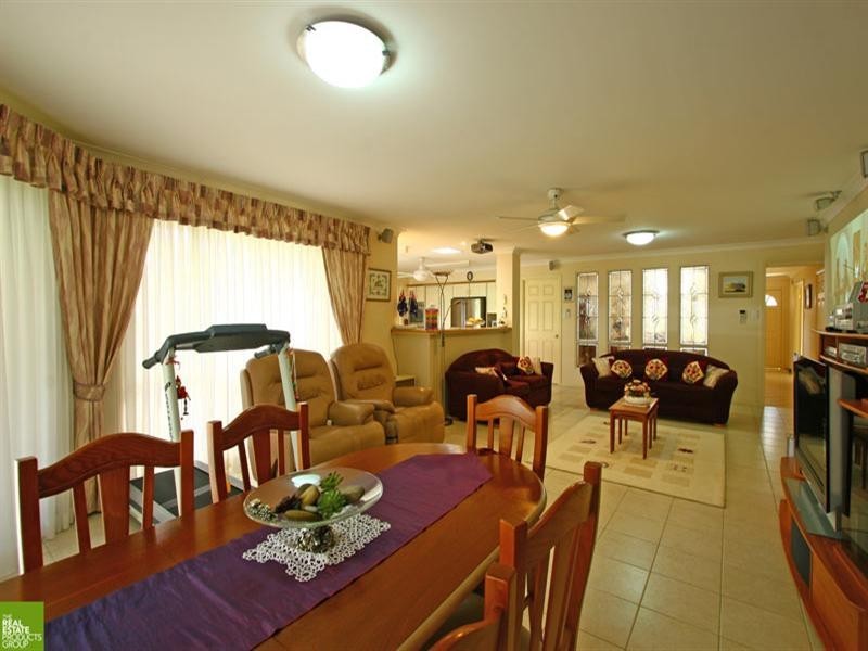 38 Peterborough Avenue, Lake Illawarra NSW 2528