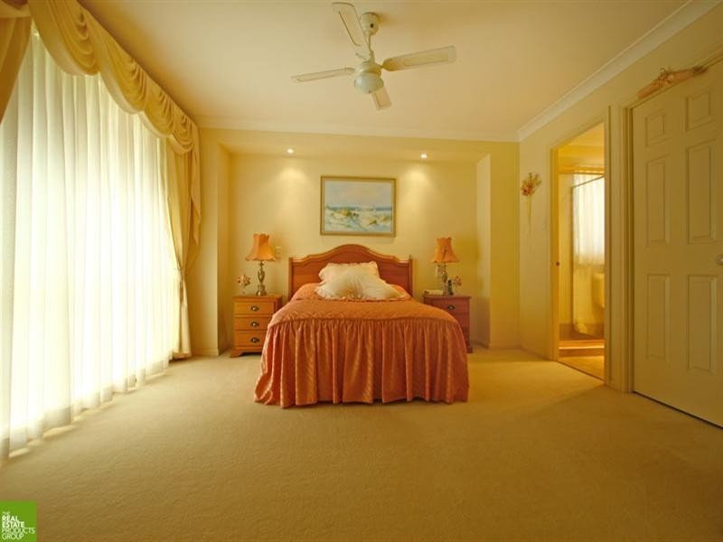 38 Peterborough Avenue, Lake Illawarra NSW 2528