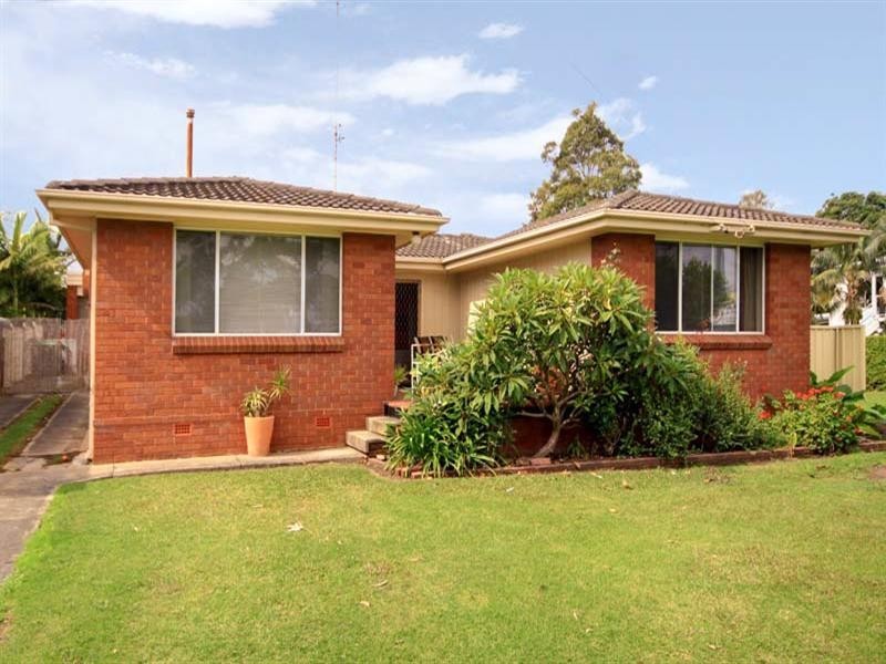 74 The Esplanade, Oak Flats NSW 2529
