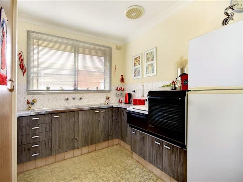 74 The Esplanade, Oak Flats NSW 2529