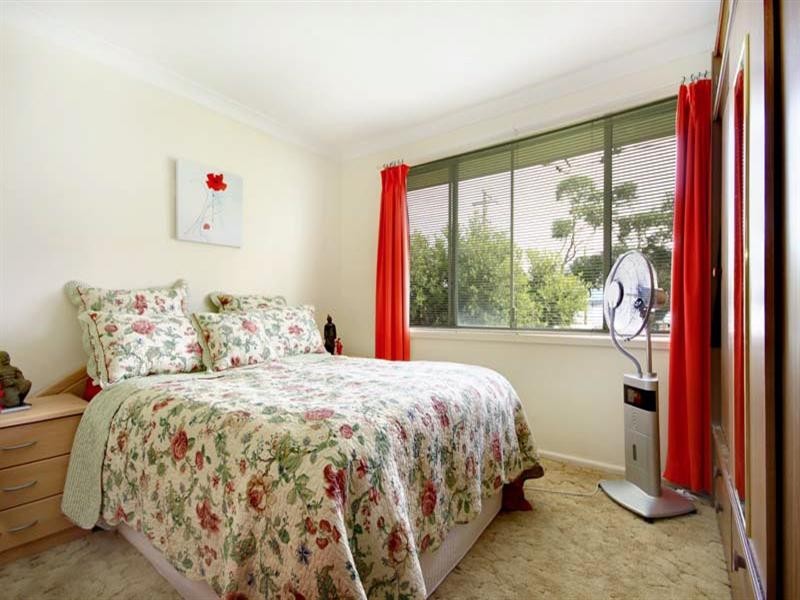 74 The Esplanade, Oak Flats NSW 2529