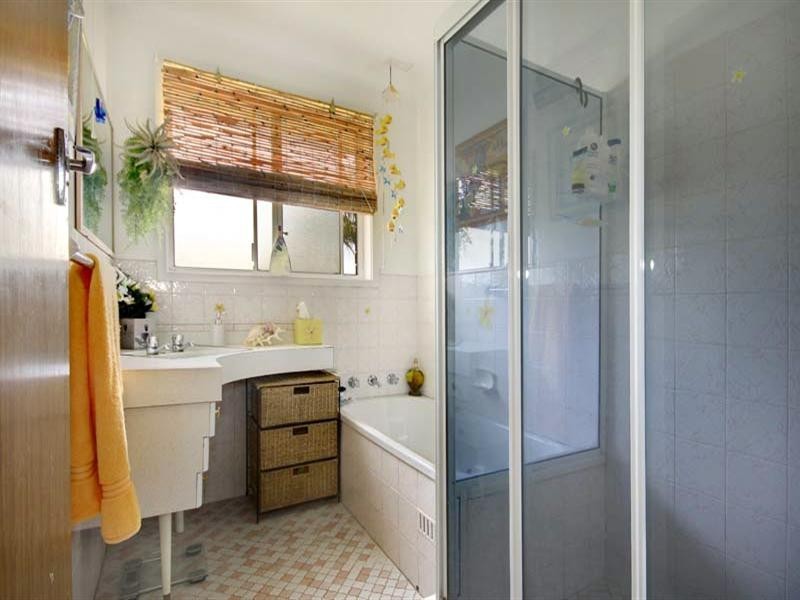 74 The Esplanade, Oak Flats NSW 2529