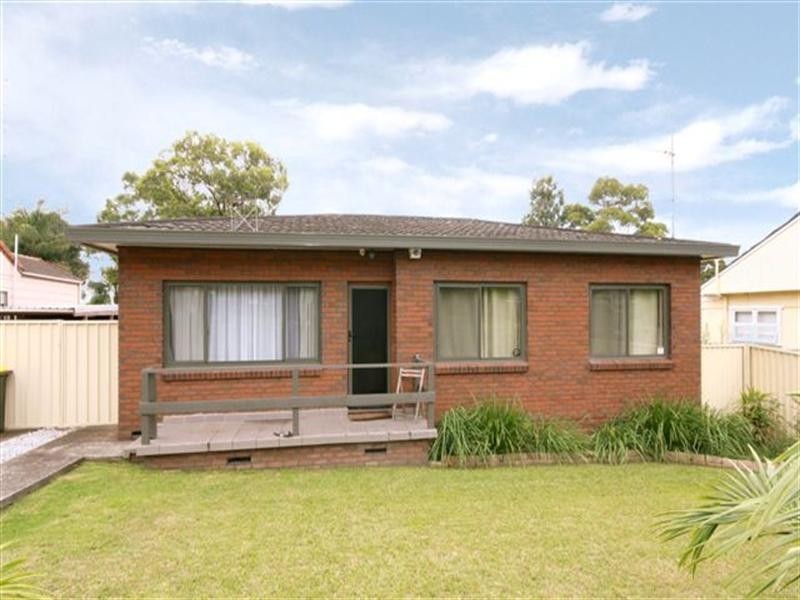 63 Lake Entrance Road, Oak Flats NSW 2529