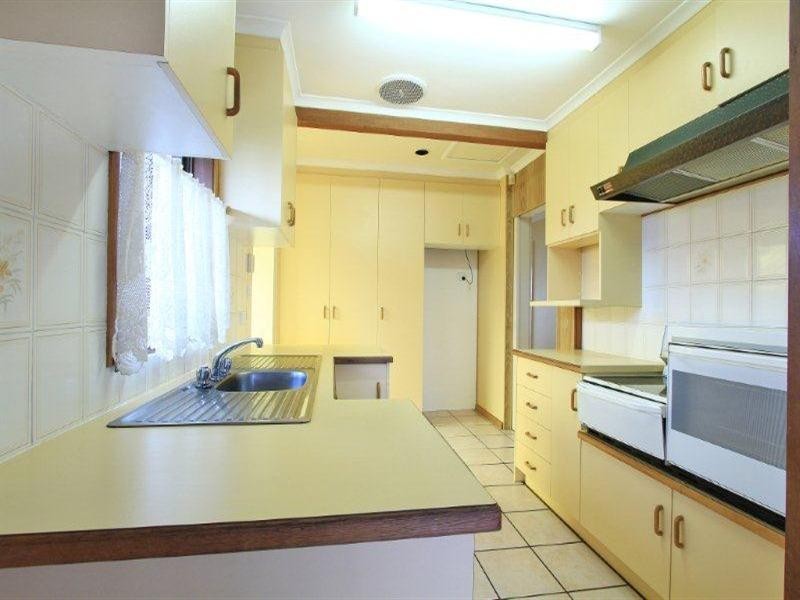 2 Scarf Avenue, Mount Warrigal NSW 2528