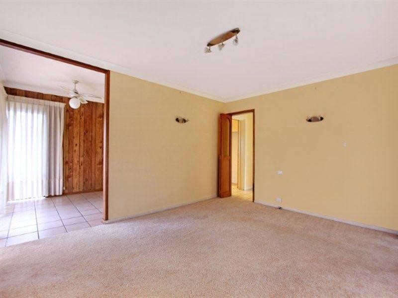 2 Scarf Avenue, Mount Warrigal NSW 2528