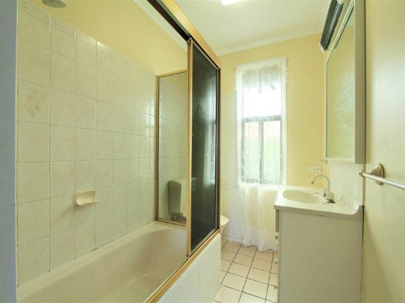 2 Scarf Avenue, Mount Warrigal NSW 2528