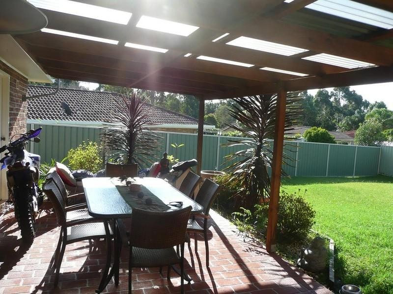 4 Normanby Place, Albion Park NSW 2527