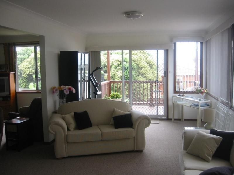 66 Cuthbert Drive, Mount Warrigal NSW 2528