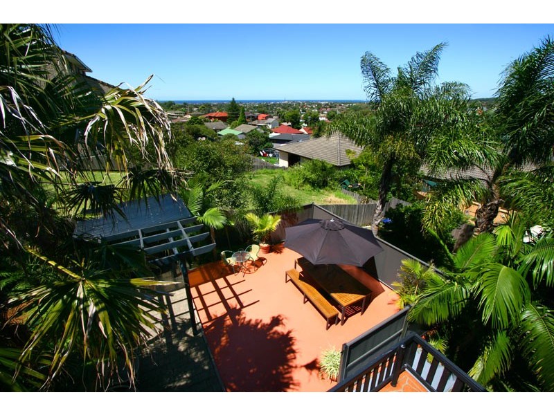 23 Matthews Drive, Mount Warrigal NSW 2528