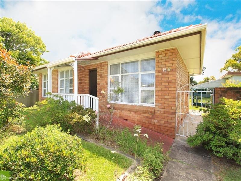 15 Headland Parade, Barrack Point NSW 2528