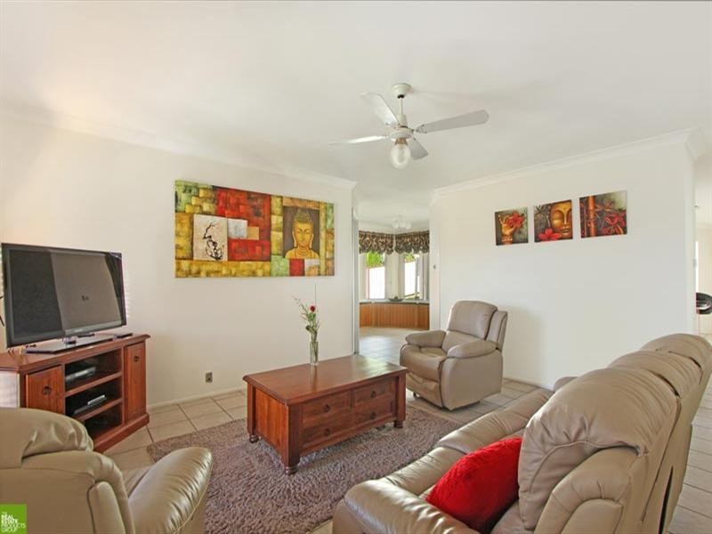 2 Diamantina Circuit, Albion Park NSW 2527