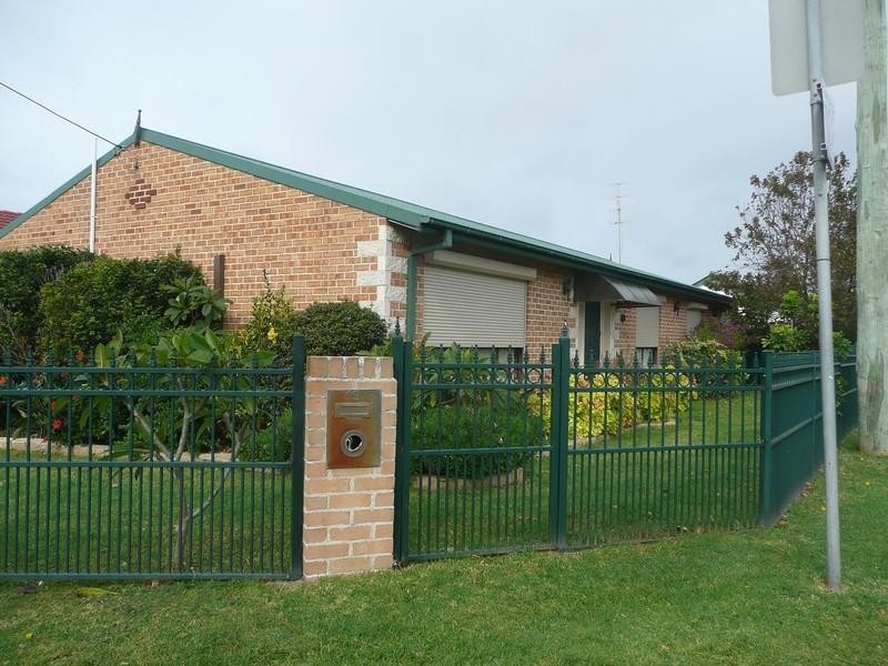 19 Lagoon Street, Barrack Heights NSW 2528