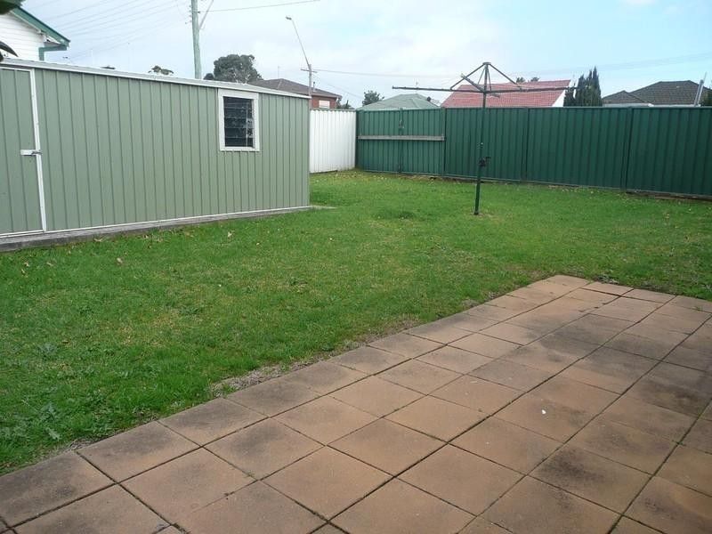 19 Lagoon Street, Barrack Heights NSW 2528