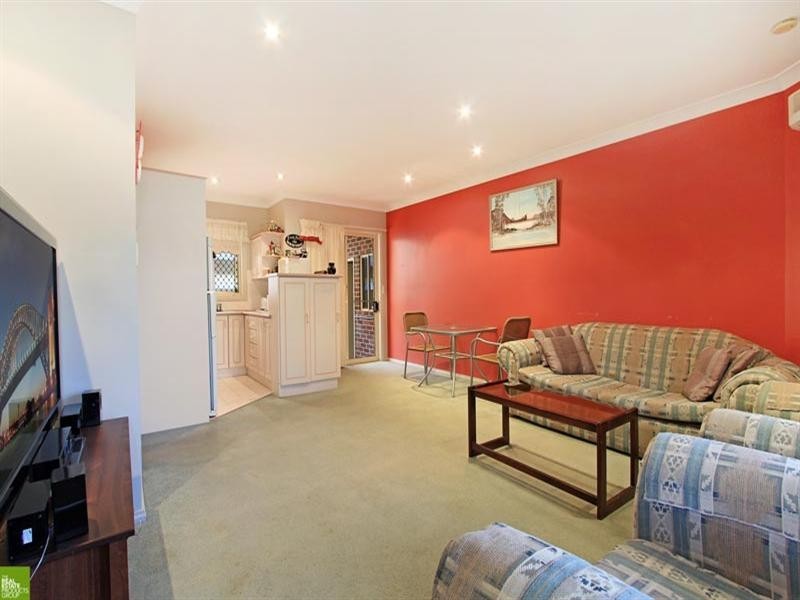 2/30 William Avenue, Warilla NSW 2528