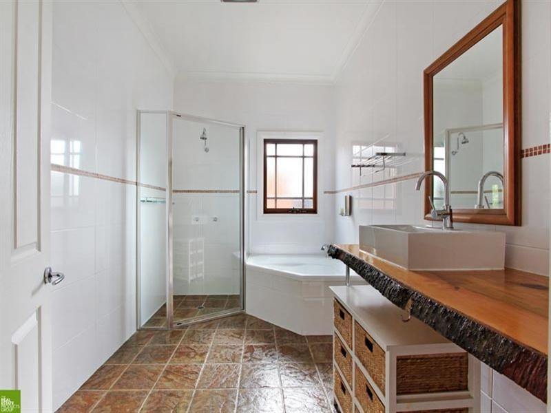 43 Woodford Avenue, Warilla NSW 2528