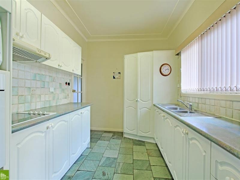 12 Antrim Avenue, Warilla NSW 2528