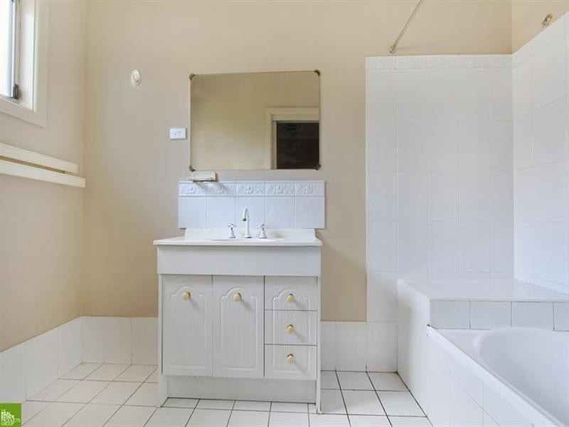 12 Antrim Avenue, Warilla NSW 2528