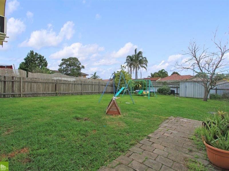 12 Antrim Avenue, Warilla NSW 2528