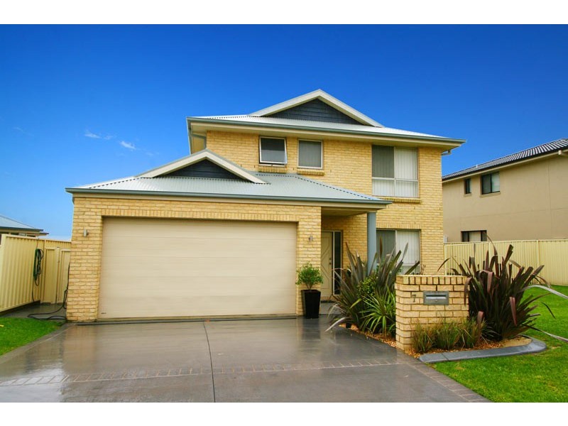 7 Dunk Avenue, Shell Cove NSW 2529