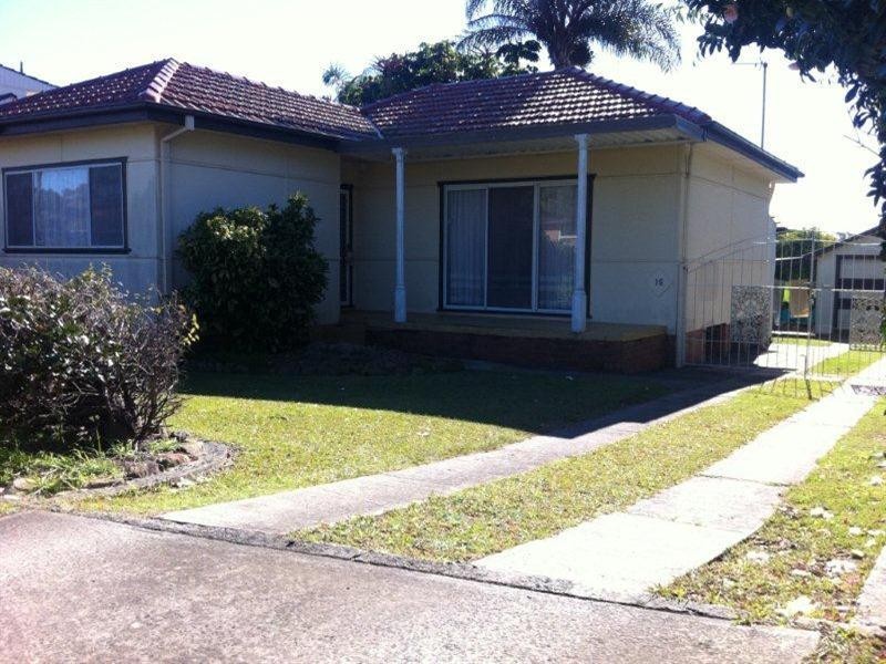 15 Bass Street, Barrack Heights NSW 2528