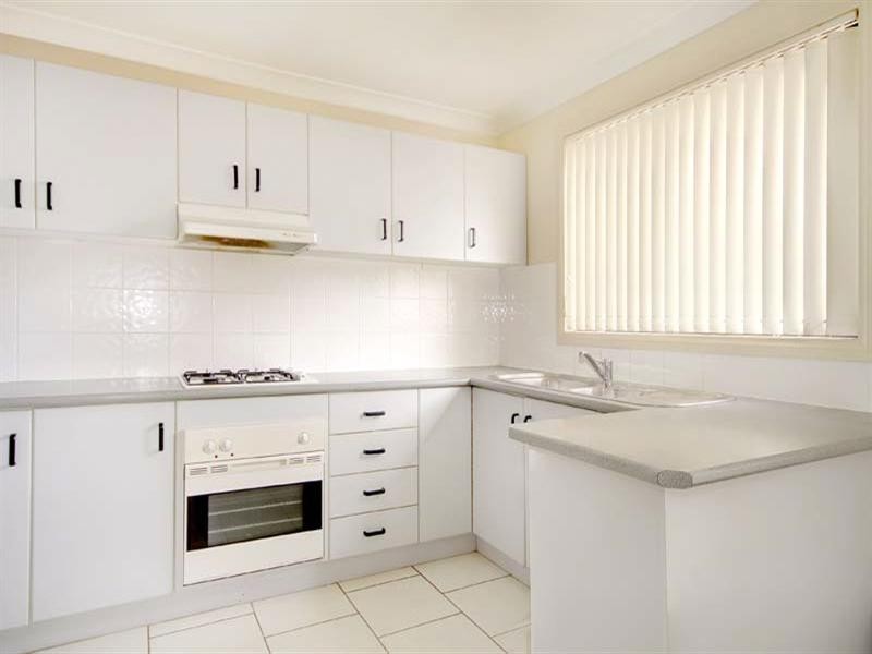 1/8 Wallis Close, Flinders NSW 2529