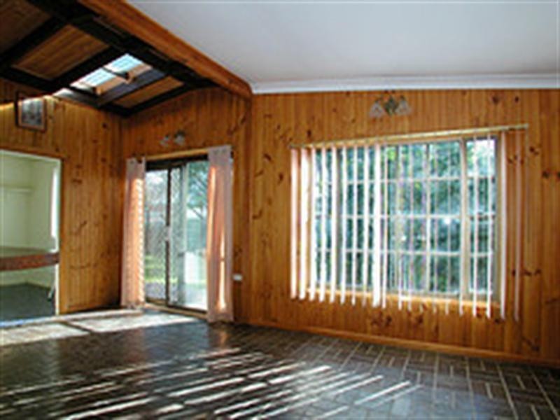 2 Alfred Crescent, Lake Illawarra NSW 2528