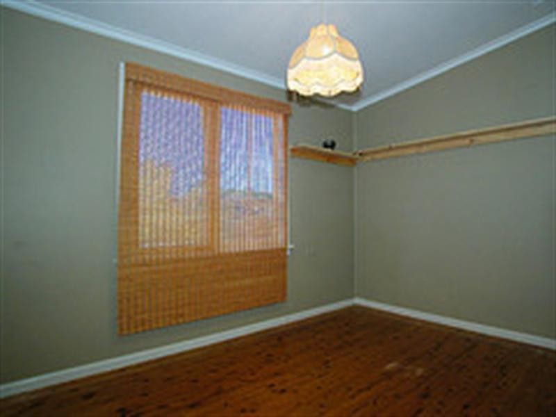 2 Alfred Crescent, Lake Illawarra NSW 2528