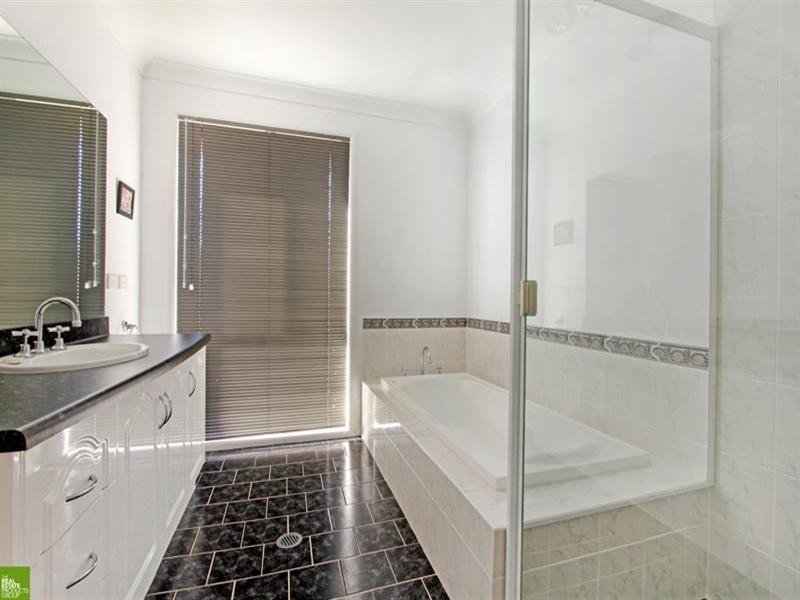 17 Ashwood Place, Horsley NSW 2530