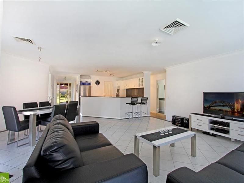 17 Ashwood Place, Horsley NSW 2530