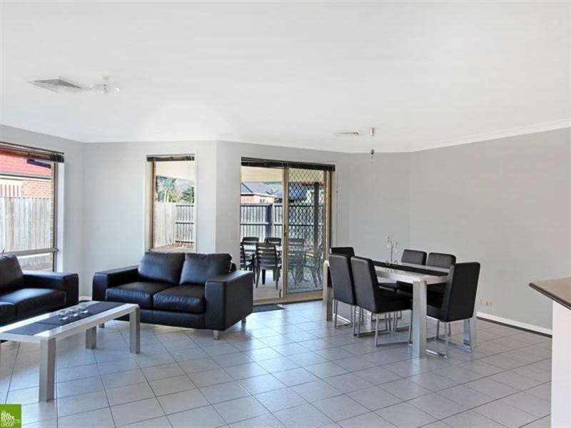 17 Ashwood Place, Horsley NSW 2530