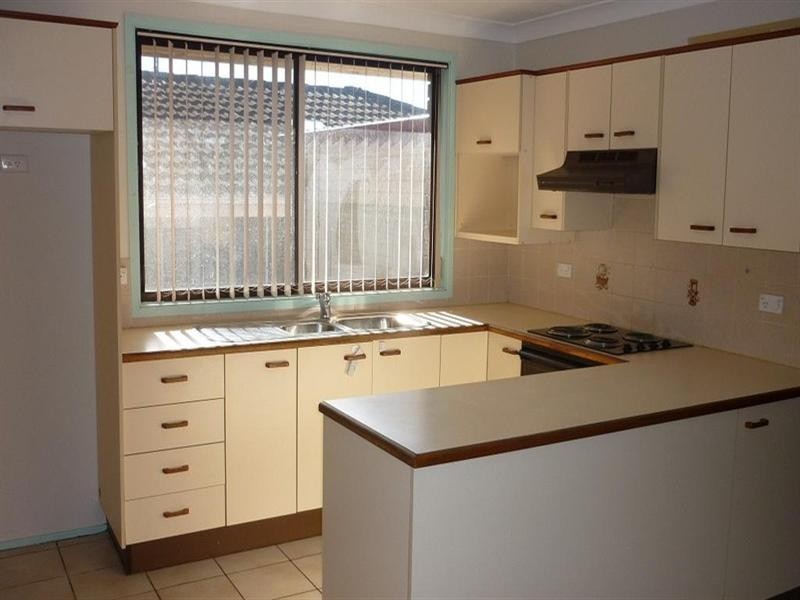 14 Hayes Avenue, Mount Warrigal NSW 2528